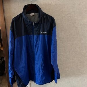 Columbia Men's Blue and Black Windbreaker